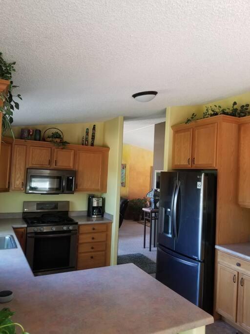 3 Bedroom With Stunning Red Rock Views! Walk To Trails! * Sedona