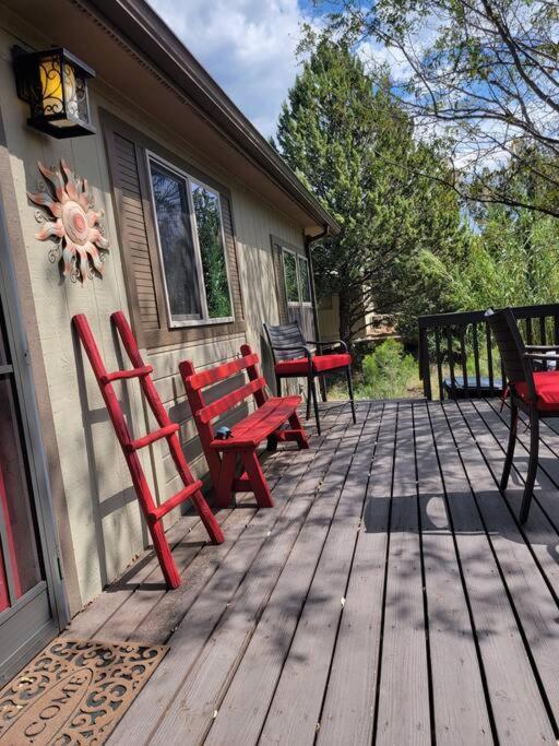 3 Bedroom With Stunning Red Rock Views! Walk To Trails! Holiday home Sedona