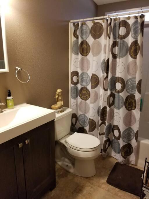 Holiday home 3 Bedroom With Stunning Red Rock Views! Walk To Trails!